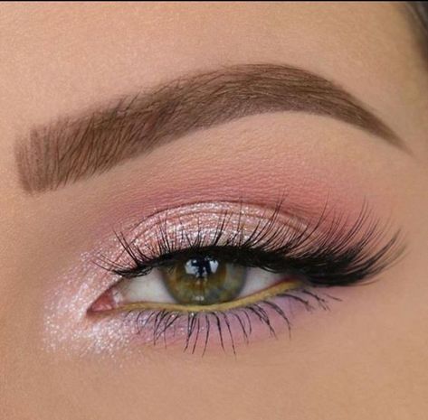 Eye Color Facts, Pink Eye Makeup Looks, Eyeliner Designs, Natural Hair Mask, Pink Eye Makeup, Applying Eye Makeup, Female Eyes, Pink Eyeshadow, Make Up Looks