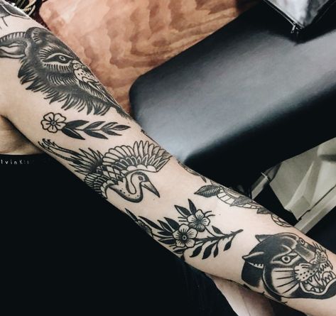 Tato Tradisional, Octopus Tattoos, Traditional Tattoo Sleeve, Geometric Tattoos, Inspiration Tattoos, Tattoo Traditional, Geniale Tattoos, Old School Style, Tattoo Arm