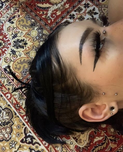 Stretched Ears Aesthetic, Small Ear Gauges, Small Stretched Ears, Ears Aesthetic, Body Modification Piercings, Cute Piercings, Emo Makeup, Stretched Ears, Grunge Makeup