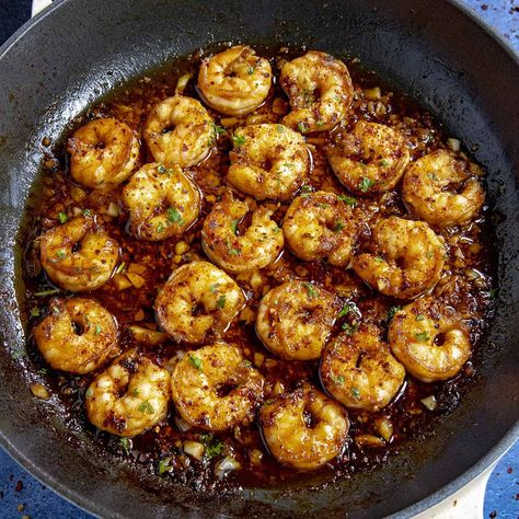 Chili Crisp Shrimp Recipe Chilli Shrimp Recipe, Shrimp With Sweet Chili Sauce, Asian Shrimp Recipes, Chili Crisp Recipe, Meals To Make For Dinner, Mexican Shrimp Recipes, Asian Shrimp, Chili Crisp, Sea Food Recipes