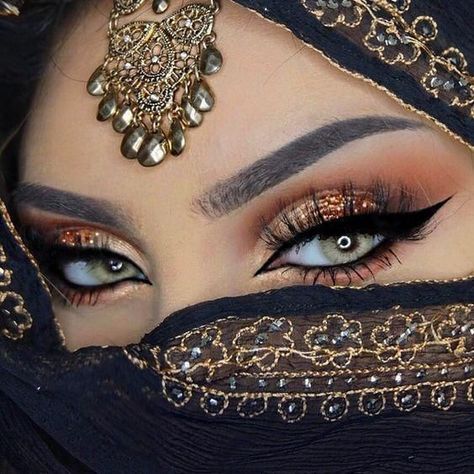 Kohl Eyes, Arabic Make-up, Arabic Aesthetic, Arabian Eyes, Exotic Makeup, Koleksi Makeup, خواتم خطوبة, Arabic Makeup, Arabian Women