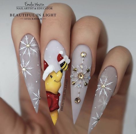 Disney Christmas Nails, Nail Art Noel, Unghie Nail Art, Light Nails, Winter Nails Acrylic, Christmas Gel Nails, Christmas Nail Art Designs, Disney Nails, Glam Nails