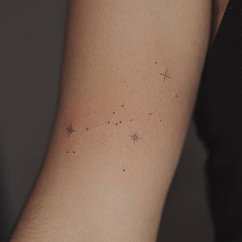 Minimalist Taurus Constellation Tattoo, Constellation Tattoo Placement Ideas, Tiny Tattoos Taurus, Minimalist Tattoo Constellation, Orion Star Constellation Tattoo, Constalation Tatoos Orion, May Constellation Tattoo, Orion Constellation Tattoo Minimalist, Constilations Tattoo