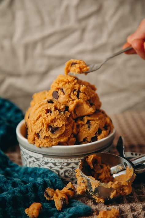 Edible Vegan Pumpkin Chocolate Chip Cookie Dough - Liv B. Pumpkin Cookie Dough, Vegan Pumpkin Chocolate Chip Cookies, Vegan Pumpkin Cookies, Pumpkin Sauce, Pumpkin Cookie, Wholesome Recipes, Pumpkin Chocolate Chip, Pumpkin Chocolate Chip Cookies, Cookie Dough Recipes