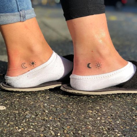 Matching Bff Tattoos, Tattoo Tiny, Tattoo Placements, Matching Best Friend Tattoos, Bestie Tattoo, Female Tattoos, Sibling Tattoos, Geometric Tattoos, Small Tattoo Ideas