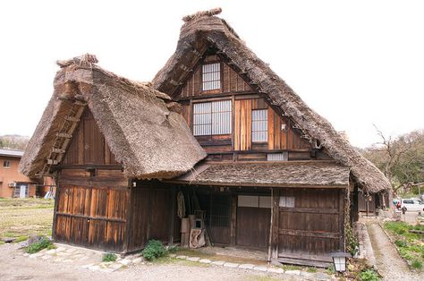 Japanese Farmhouse, Japanese House Design, Japanese Village, China Architecture, Japanese Style House, Traditional Japanese House, Roof House, Japan Architecture, Asian Architecture