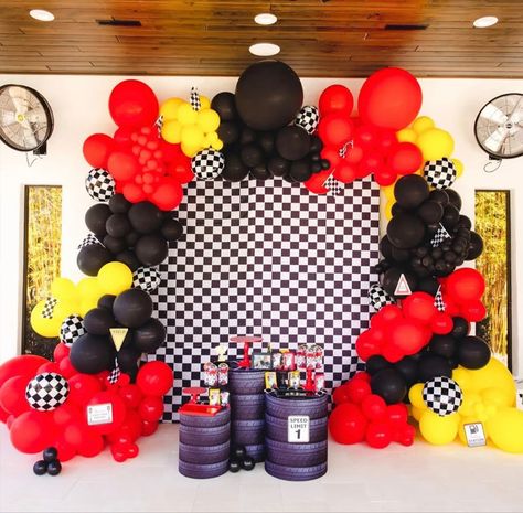 Car Balloon Garland, Car Balloon, Balloon Cars, Balloon Arch Kit, Race Party, Yellow Balloons, 2nd Birthday Party Themes, Race Car Birthday, Garland Arch