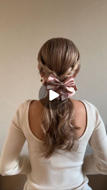 Braid And Bow Hairstyles, Holiday Bow Hairstyle, Girls Hairstyles With Bow, Braid With Bow, Bun With Bow, Hairstyle With Bow, Bow Braid, Braided Hairstyle, Photos For Profile Picture