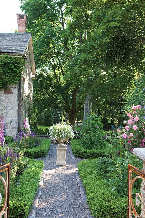 Landscape Edging Stone, Formal Garden Design, Country Gardens, Garden Walkway, Formal Garden, Stone Path, Formal Gardens, Plants And Flowers, Gorgeous Gardens