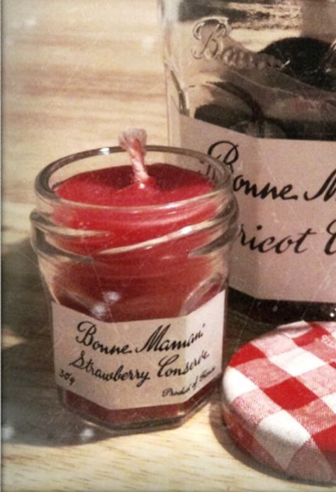 Mini Jam Jars Ideas, Bonnie Maman Jars, Mini Jam Jar Crafts, Small Jars Ideas, Homeade Candles, Things To Do With Jars, Jam Jar Crafts, Glass Jar Diy, Jam Jar Candles