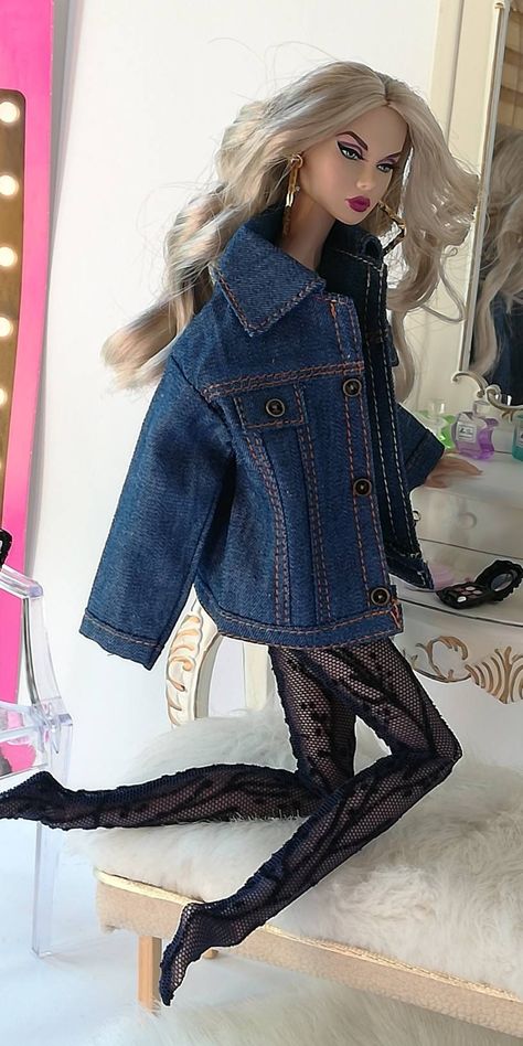 Wow so cute and stylish! This jacket and leggings is just a perfect combination for your dolls! Doll are not included! Tonner Dolls, Barbie Fashionista Dolls, Barbie Outfits, Doll Aesthetic, Poppy Parker Dolls, Doll Clothes Barbie, Fashion Barbie, Barbie Fashionista, Doll Fashion