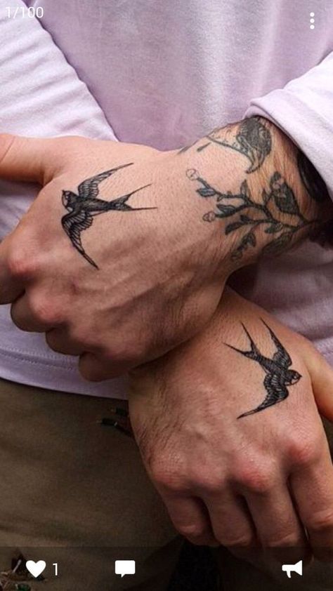 Be individual and creative with the 50+ hand tattoos we've collected. Don't waste your time on additional research, we've done it for you. Traditional Swallow Hand Tattoo, Hand Swallow Tattoo, Swallow Tattoo Hand, Old School Hand Tattoo, Swallow Hand Tattoo, Bird Hand Tattoo, Hand Tattoos For Men, Butterfly Hand Tattoo, Vogel Tattoo