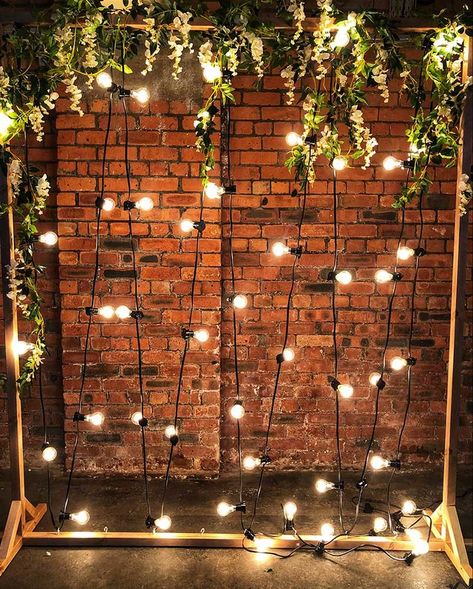 Wall Design Outdoor, Christmas Stage Decorations, Modern Home Exterior, House Front Wall Design, Wall Design Ideas, Front Wall Design, Christmas Stage, Church Interior Design, Youth Room