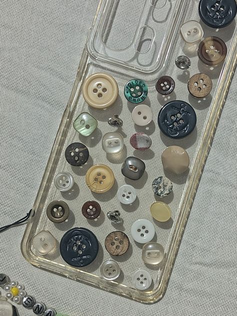 I made my button phone case Button Phone Case, Phone Case Ideas, Case Ideas, Homemade Gifts, Phone Case, Arts And Crafts, Phone Cases, Gifts