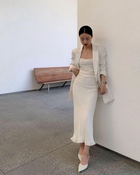 Alter Ego
Suave
Fongminliao
Minimal
Aesthetic Soft Feminine Outfits, Classy Feminine, Dubai Outfits, Chic Clothing Style, Dress Bridesmaids, Feminine Outfits, Elegant Outfit Classy, Work Chic, Effortlessly Chic Outfits