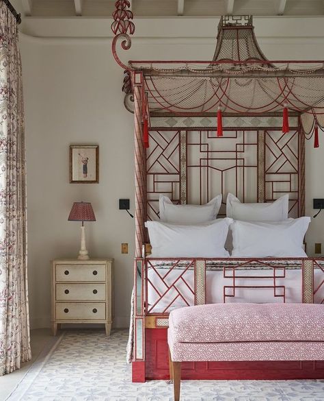 Penny Morrison Ltd (@penny_morrison_ltd) • Instagram photos and videos Chinoiserie Bedroom, Penny Morrison, Lying In Bed, Bedroom Scene, Chinoiserie Decorating, Prints And Patterns, Beautiful Bedroom, Everlasting Love, Beautiful Bedrooms