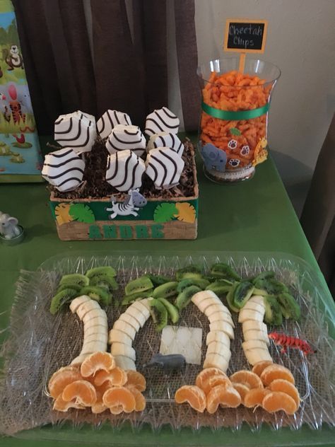 Jungle Safari Theme Cake, Zoo Themed 1st Birthday Party, Safari Gender Reveal Jungle Theme, Safari Theme 2nd Birthday Party, Two Wild Birthday Food Ideas, Jungle 3rd Birthday Party, Zoo 3rd Birthday Party, Jungle Birthday Ideas, 1st Birthday Boy Safari Theme