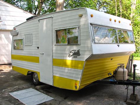 A Tale of Two Trailers: Summary of Loo Loo the Shasta Loflyte Shasta Camper Interior, Shasta Camper Remodel, Shasta Loflyte, Camper Trailer Tent, Vintage Campers For Sale, Camping Trailer For Sale, Vintage Trailers Restoration, Vintage Trailer Interior, Shasta Trailer