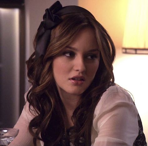 Blair Waldorf, July 1, Gossip Girl, Portal, We Heart It, Lost, Wine, Hair