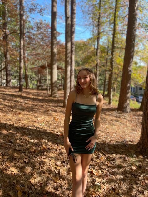 Homecoming Dresses 2022 Green, Hoco Dresses Green Flowy, Grad Dresses Green Short, Dark Green Hoco Dress Short, Hoco Dress Green, Dark Green Tight Dress Short, Dark Green Lace Hoco Dress, Dark Green Homecoming Dresses, Grade 8 Grad Dresses Short