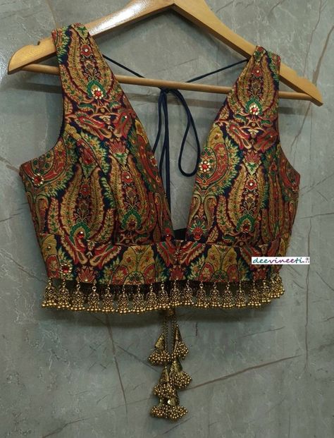 Multicolor Saree Blouse Design, Ethnic Blouse Designs, Banarasi Blouse Design, Gold Blouse Designs, Indian Blouses, Multicolored Blouse, Sleeveless Blouse Designs, Multicolor Blouse, Banarasi Brocade