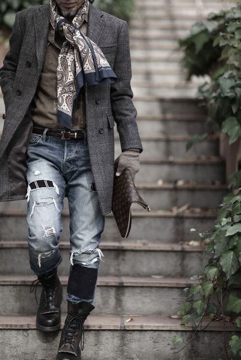 Bohemian Outfit Men, Teresa Oman, Bohemian Style Men, Boho Men, Ripped Jeans Men, Stil Boho, Estilo Hippie, Mens Fashion Edgy, Mens Fashion Smart