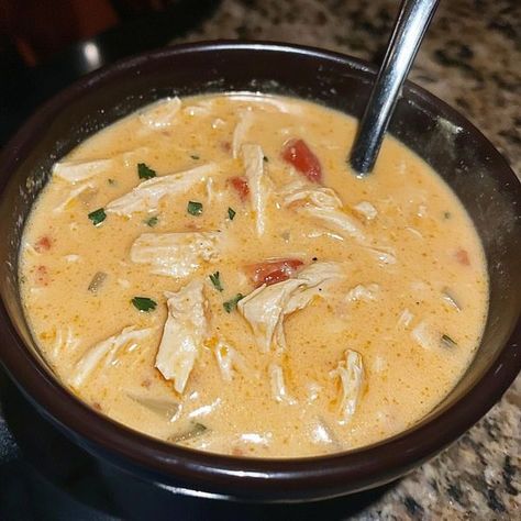 Low Sodium Low Carb Recipes, Creamy Buffalo Chicken, Chicken Enchilada Soup Recipes, Keto Chicken Soup, Keto Soups, Chicken Shredded, Low Carb Soup Recipes, Soup Maker, Chicken Enchilada Soup