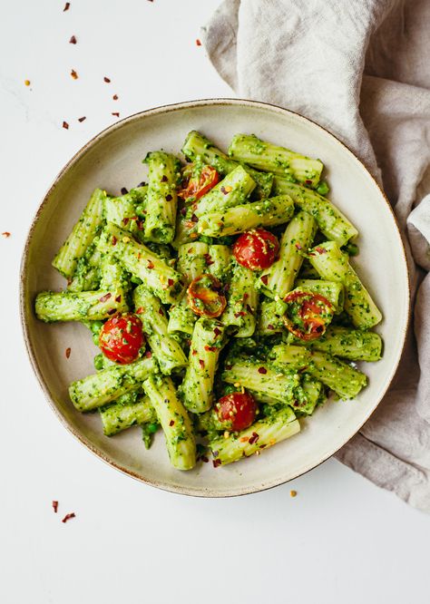 Avocado Pesto Pasta - So Vegan Creamy Avocado Pasta, Avocado Pesto Pasta, Avocado Pasta, Avocado Pesto, Roasted Cherry Tomatoes, Healthy Homemade Recipes, Avocado Recipes, Quick Dinner Recipes, Pesto Pasta