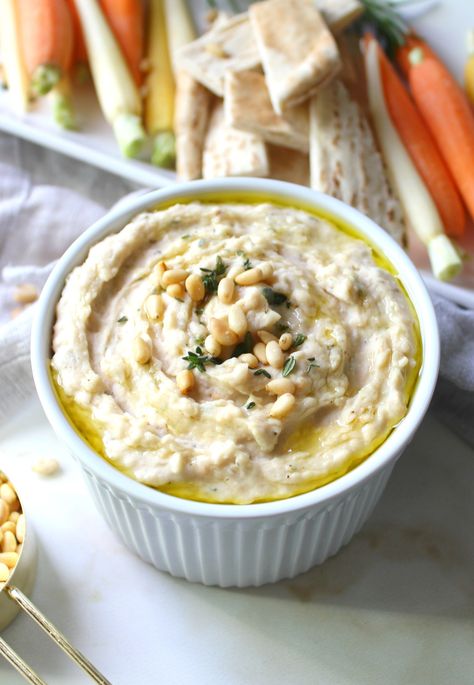 White Bean Dip with Herbs | Vegan + GF | ThisSavoryVegan.com Vegan Superbowl Snacks, Chips Dip, Sauce Spaghetti, White Bean Dip, Food Blogging, Cheesecake Dip, Vegan Dip, Low Carb Snack, Dip Recipes Easy