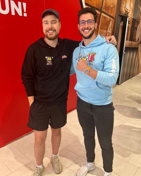 𝐃𝐫. 𝐌𝐢𝐤𝐞 𝐕𝐚𝐫𝐬𝐡𝐚𝐯𝐬𝐤𝐢 on Instagram: "Cheers to the homie @mrbeast on his incredibly successful @mrbeastburger launch in the @americandream mall 🎉 Wishing you the best brotha 🙏🏼" Mr Best, Dr Mike Varshavski, Jimmy Donaldson, Mike Varshavski, Doctor Mike, Happy Holi Photo, Holi Photo, Dr Mike, Mr. Beast