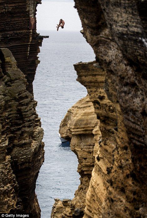 Tom Daley's former diving partner Blake Aldridge dives 29 metres from the rock Monolith. Photo Compilation, Cliff Diving, Living On The Edge, Thrill Seeker, The Cliff, Kamikaze, Kitesurfing, Parkour, Extreme Sports