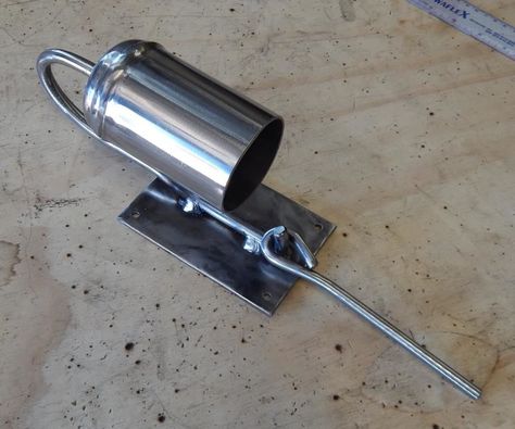 I've had an empty small argon cylinder in my workshop for years, just waiting for inspiration to hit me with an idea to use it for.Bells from old cylinders aren't new, but I finally decided to try to add my own mark to the idea.Here is how to make your own. I hope you like my instructable. Welding Projects Ideas Easy, Welding Projects For Beginners, Tig Welding Tips, Beginner Welding, Easy Welding Projects, Welding Tips And Tricks, Welding Art Ideas, Diy Welder, Welding For Beginners