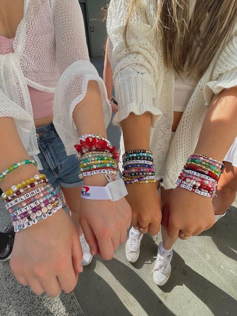 Concert Friendship Bracelets, Concert Bracelets, Glow Bracelets, Grilled Food, April 6, Friendship Bracelet Patterns, Eras Tour, Friendship Bracelet, Music Festival