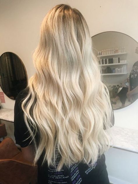 Long Creamy Blonde Hair, Creamy Blonde Balayage, Creamy Blonde Hair, Sandy Blonde Hair, Blond Balayage, Creamy Blonde, Light Blonde Hair, Spring Hair Color, Dirty Blonde Hair