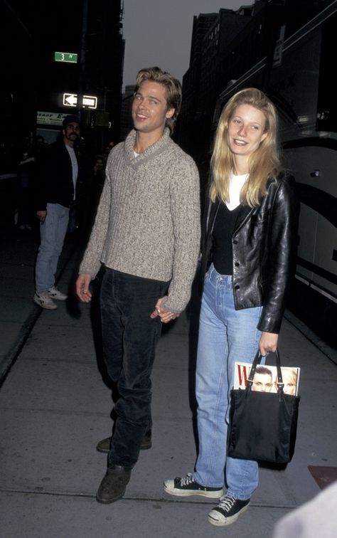 Gwyneth Paltrow Loved Pulling This Fashion Trick in the ‘90s — And It Still Works Today Street Style Jeans, Gwyneth Paltrow Style, 1990 Style, Fashion Guys, Vogue Editorial, Outfit 90s, 90s Looks, 90s Fashion Outfits, Leather Jacket Outfits