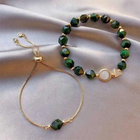 New Style Girl Imitation Green Gem Bracelet Simple Adjustable Bracelets For Women Fashion Jewelry Accessories. Green Gem Bracelet, Shifting Hogwarts, Hogwarts Dr, Everyday Wear Jewelry, Green Gem, Green Bracelet, Green Accessories, Emerald Bracelet, Wrist Jewelry