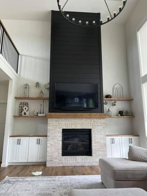 Fire Places Ideas Living Room Tall Ceilings, Fireplace Built Ins Tall Ceiling, Tall Fireplace Ideas, Fireplace Tall Ceilings, Modern Fireplace Ideas Living Rooms, Tall Fireplace, Серая Кухня, High Ceiling Living Room, Black Fireplace