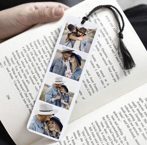 Polaroid Bookmark, Photo Bookmarks, Penanda Buku, Personalised Gifts Diy, Creative Gifts For Boyfriend, Custom Bookmarks, Personalized Bookmarks, Cadeau Photo, Metal Bookmarks