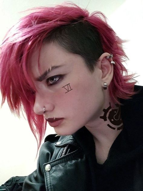 Vi Haircut, Vi Cosplay, Jinx Cosplay, Vi League Of Legends, Estilo Punk, Dream Hair, Cosplay Outfits, Pink Hair, League Of Legends