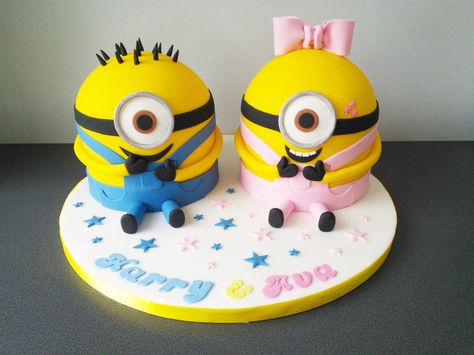 Minion boy and girl joint birthday party, cake 2 In 1 Cake For Boy And Girl, Double Birthday Cake Boy And Girl, Birthday Cake For Twins Boy And Girl, Twins Birthday Cake Ideas, Twins 3rd Birthday, Girl Minion Cake, Twin Cakes, Album Cake, Robot Cake