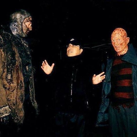 behind the scenes of Freddy vs. Jason (2003) Freddy Krueger And Jason, 2000s Horror, Freddy Vs Jason, John Woo, Robert Englund, Horror Aesthetic, Jet Li, A Nightmare On Elm Street, Laughing Out Loud