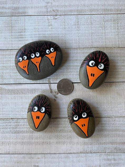 Cute painted rocks that  can be used as a magnet, general decor, or garden decoration!  Rocks are painted with acrylics, paint pens and sealed with a clear coat varnish.  Sizes of rocks will vary and a quarter is used as size reference in listing.  These rocks have a magnet attached and can be used as a magnet or decoration anyway you choose.  I can also do custom orders for smaller and larger rocks. If interested in a custom order, message me for details! :)  Details: All items are packaged wit Artistic Rock Painting, Painted Rocks Black Background, Small Rock Painting Ideas, Cute Painted Rocks, Kids Rock Painting, River Stones Crafts, Panted Rocks, Bird Rocks, Diy Rocks