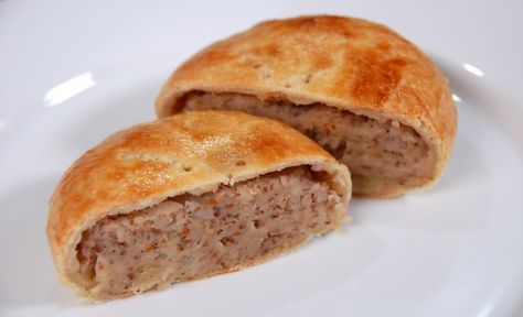 Beef Knish Recipe, Kosher Lunch Ideas, Meat Knish Recipe, Hannakuh Recipes, Kinish Recipe, Jewish Kishka Recipe, Niter Kibbeh Recipe, Jewish Baking, Jewish Meat Knishes