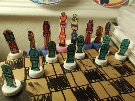 make youe own chess set Chess Party, Board Games Diy, Board Game Pieces, Chess Club, Chess Sets, Diy Games, Chess Pieces, Game Pieces, Chess Set