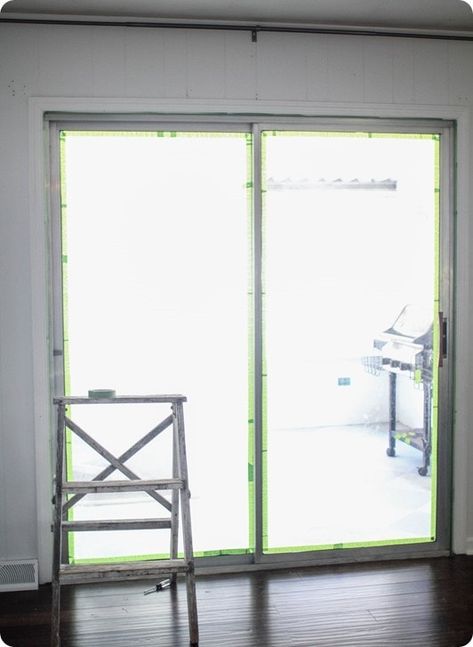 How to paint sliding glass doors - a quick and easy solution to ugly aluminum doors Door Trim Ideas Interior, Metal Window Frames, Sliding Patio Door, Sliding Doors Exterior, Door Makeover Diy, Aluminum Doors, Glass Doors Patio, Aluminium Sliding Doors, Slider Door