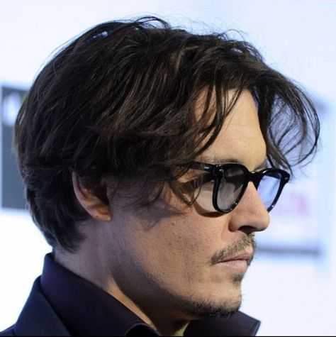 Johnny Depp Haircut, Johnny Depp Hairstyle, John Depp, Hipster Haircut, جوني ديب, Man Bun Hairstyles, Kaptan Jack Sparrow, Beard Haircut, Middle Part Hairstyles