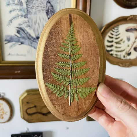 Mini Forest Fern Wall Art Botanical Fern Wall Hanging Pressed Floral Wall Art Framed Pressed Flower Gallery Wall Decor - Etsy Diy Cottagecore Wall Decor, Pressed Ferns In Frames, Wood Slice Wall Decor, Pressed Flower Display, Botanical Christmas Decor, Nature Themed Decor, Botanical Decor Ideas, Nature Gallery Wall, Dark Forest Decor