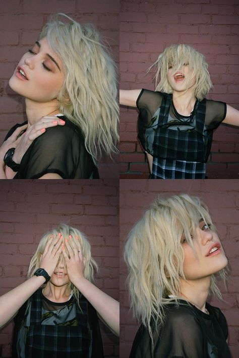 ASOS Taps Sky Ferreira for July 2013 Cover Shoot by Jason Lee Parry | Fashion Gone Rogue: The Latest in Editorials and Campaigns Grunge Haircut, Haircut 2020, Soft Grunge Hair, 90s Grunge Hair, Hair 50, Sky Ferreira, Jason Lee, Short Grunge Hair, Looks Pinterest