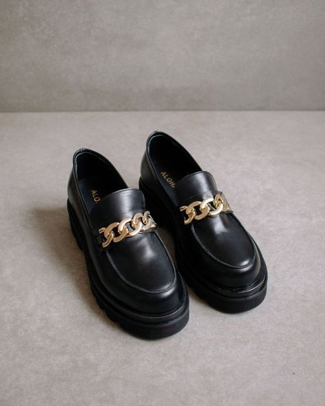 Alohas Track Total Black Loafers - 36/ US 6 #alohas #black #loafers #total #track Loafer Platform, Old School Vibes, School Vibes, Chunky Loafers, Leather Loafer Shoes, Gold Link Chain, Black Leather Loafers, Shoe Inspo, Platform Loafers