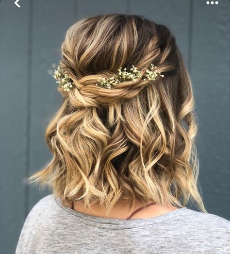 Braided Homecoming Hairstyles, Easy Homecoming Hairstyles, Medium Length Blonde, Prom Hair Medium, Prom Hair Down, Wedding Hairstyles Half Up Half Down, Bridesmaid Hair Short, Prom Hairstyles, Hairstyles For Long Hair